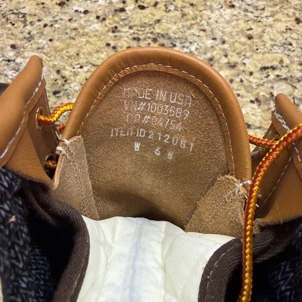 L.L.Bean Women's Gore-Tex Bean Boots, 8" Insulated, 6 WIDE - Picture 7 of 7